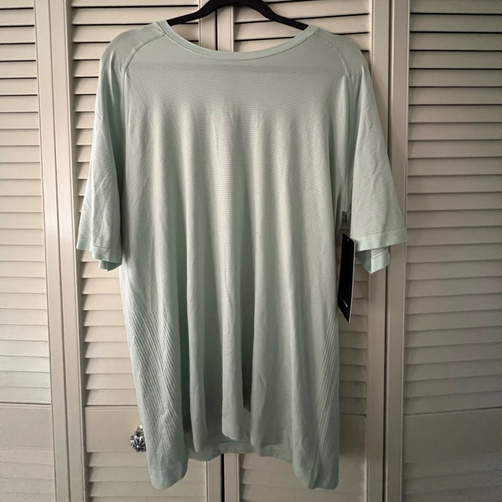 Selling bc my dad said it didn’t fit him